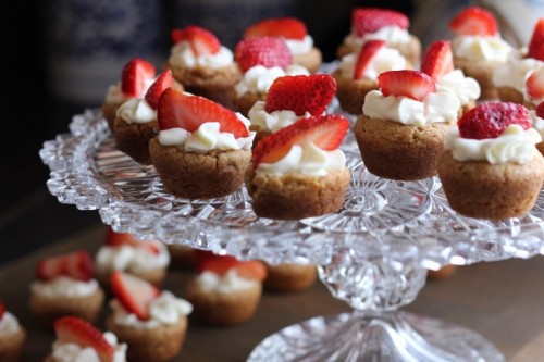 dessert-strawberry-tart-berry-fruit-cupcakes-cake